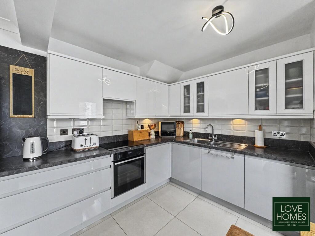 Pennine Gardens, Garstang | 5 bedrooms | Separate Annexe | Beautifully Presented Throughout photo 4