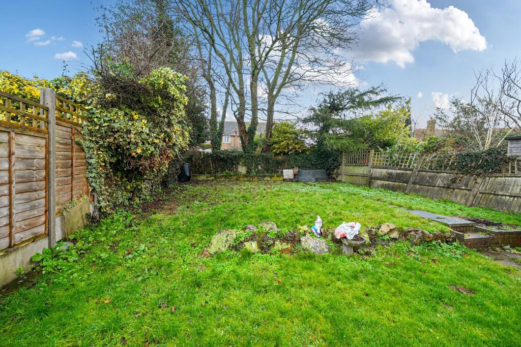 Chapel Close, Toddington, LU5 photo 2