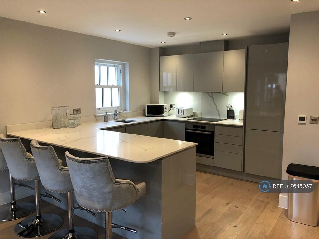 Apartment in Chelmsford - View 3