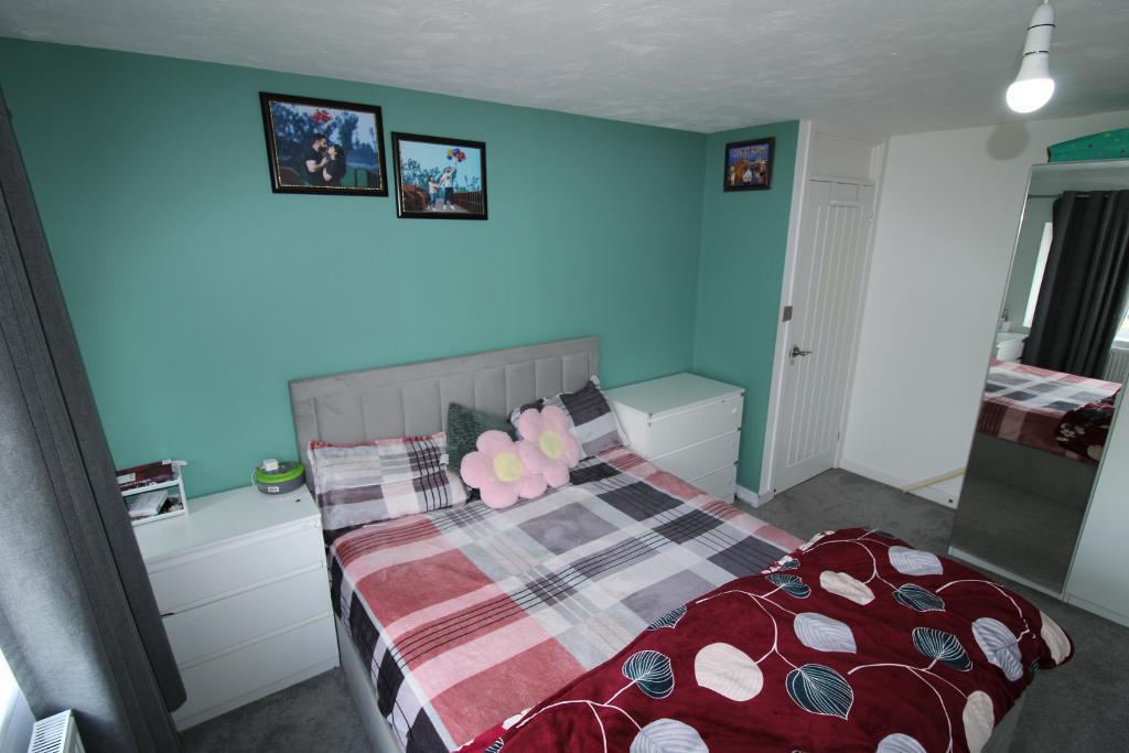 House in Milton Keynes, Eaglestone, Woughton on the Green - View 5