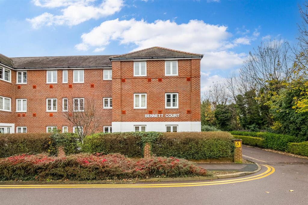Main image of property: 33 Bennett Court, Station Road, Letchworth Garden City
