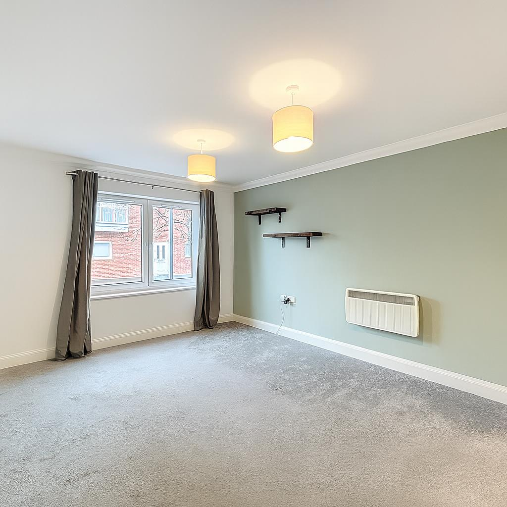 Apartment in Warwick, Emscote - View 4