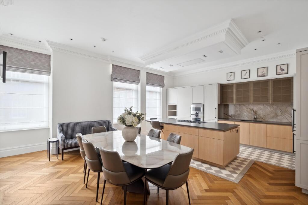 Main image of property: Kensington Court Gardens, Kensington, London, W8