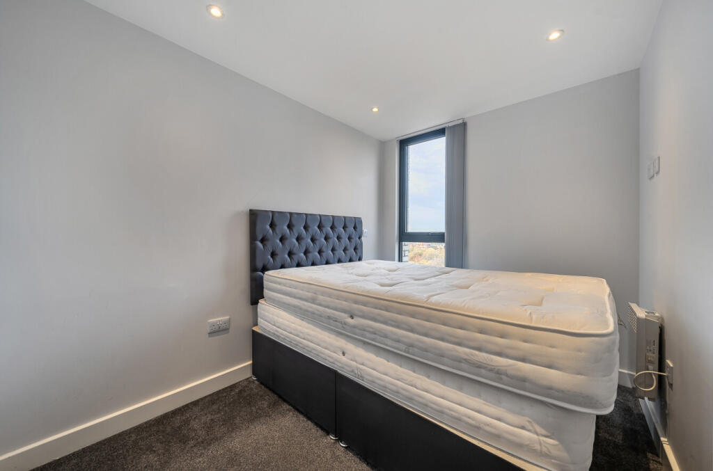 Apartment in Manchester - View 5
