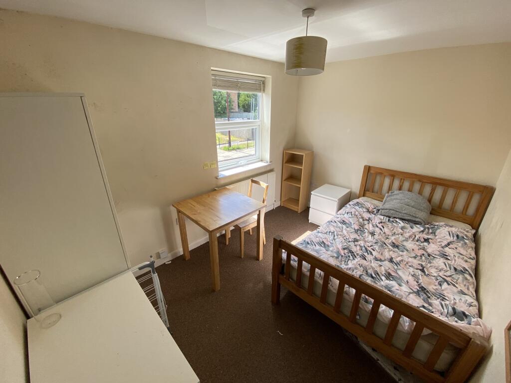 6 bedroom house for rent