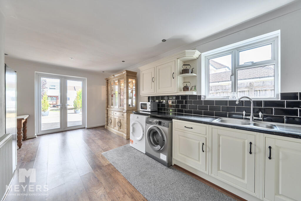 Springdale Road, Wimborne, BH21 3 photo 5
