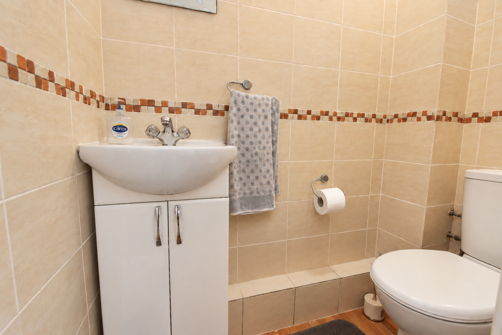 House in Romford - View 4