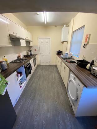 7 bedroom semi-detached house for rent