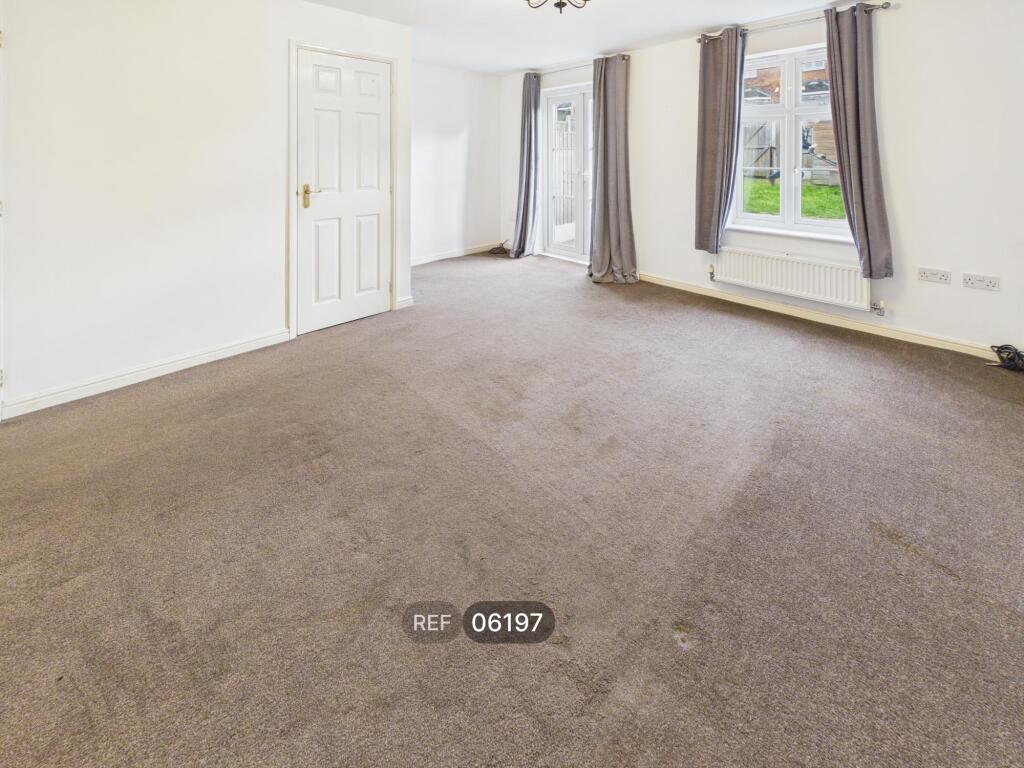House in Wakefield - View 2