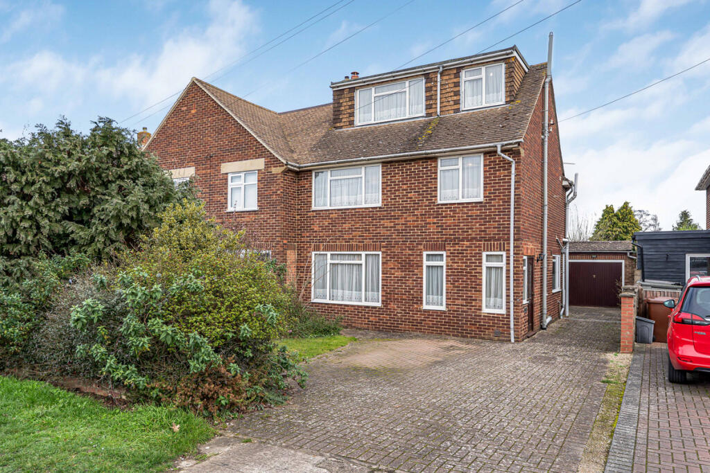 Main image of property: Oxford Road, Kidlington, OX5