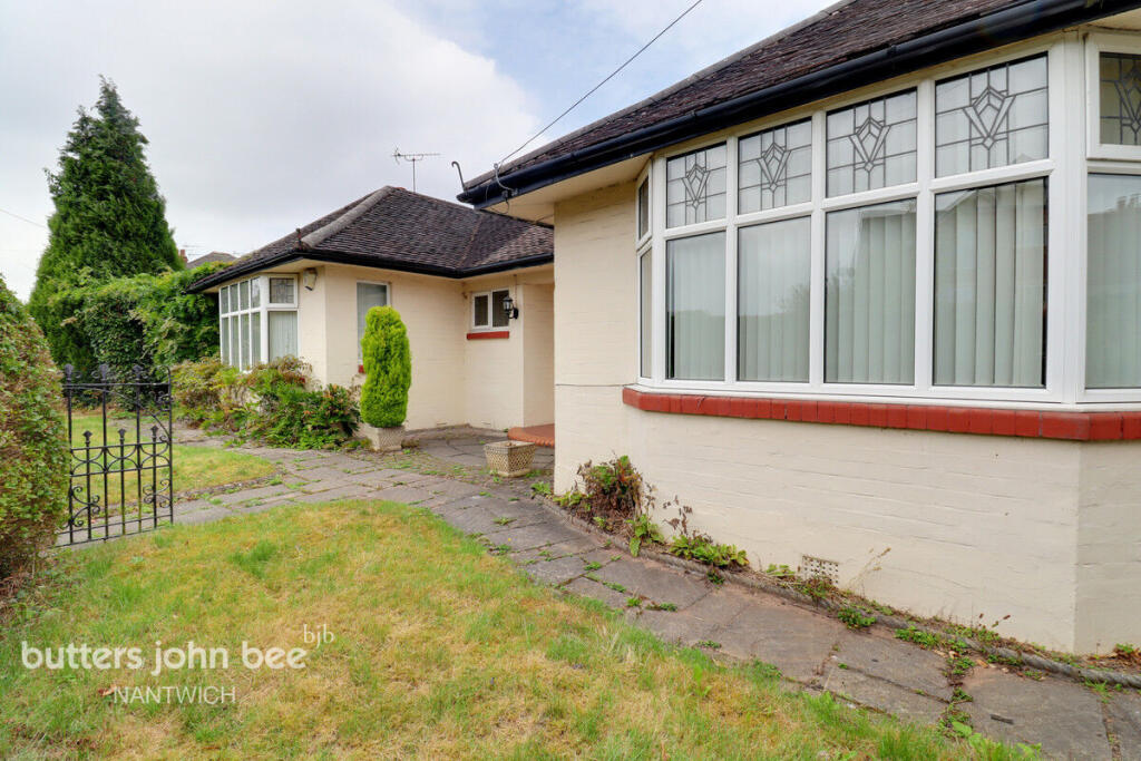 Springfield Drive, Crewe photo 3