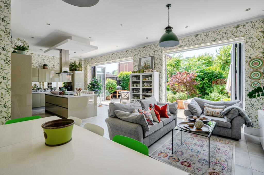 House in Kingston upon Thames - View 2