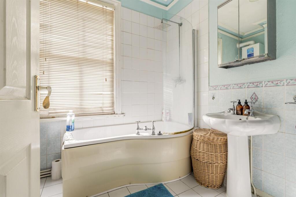 Apartment in Brighton - More