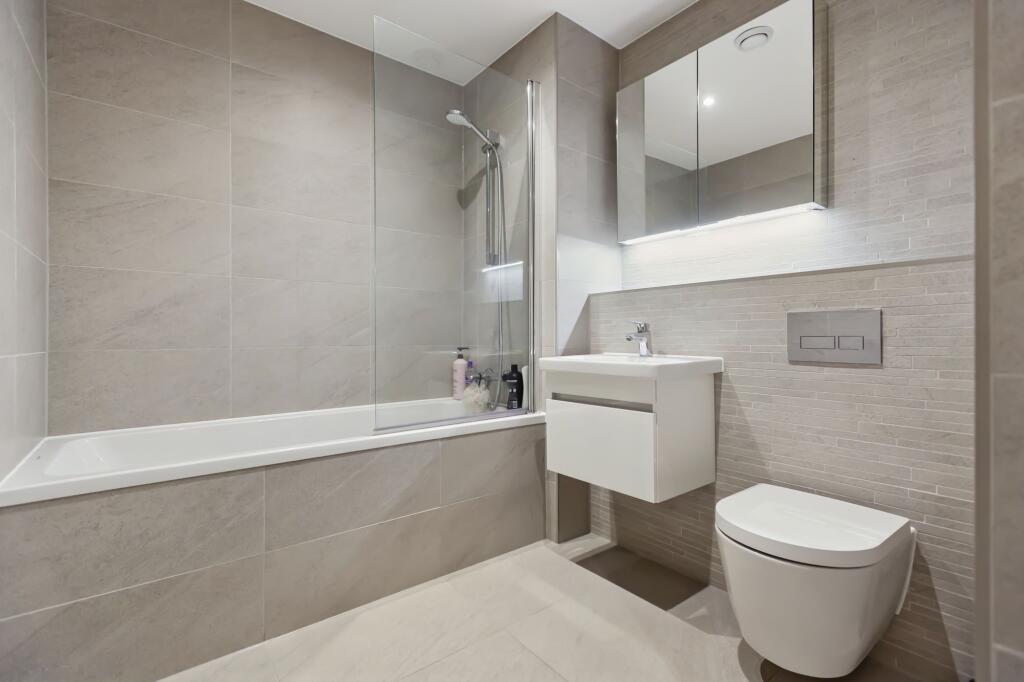 Apartment in Edinburgh - More