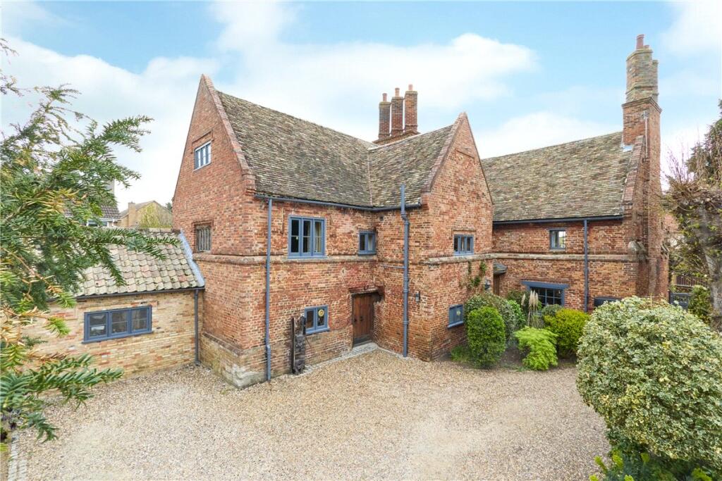 Main image of property: Station Road, Histon, Cambridge, CB24
