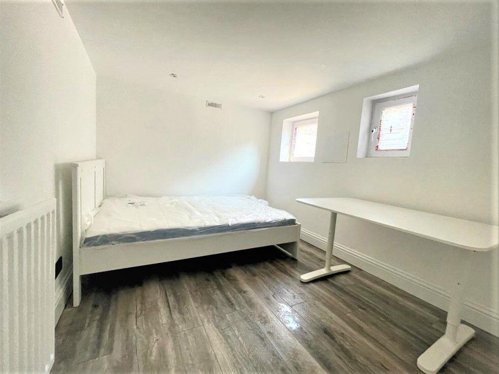 House in Leeds, Charing Cross, Woodhouse - View 5