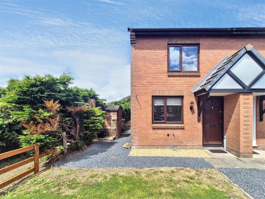 2-bed terraced on Ascot Close, Church Stretton, £215,000