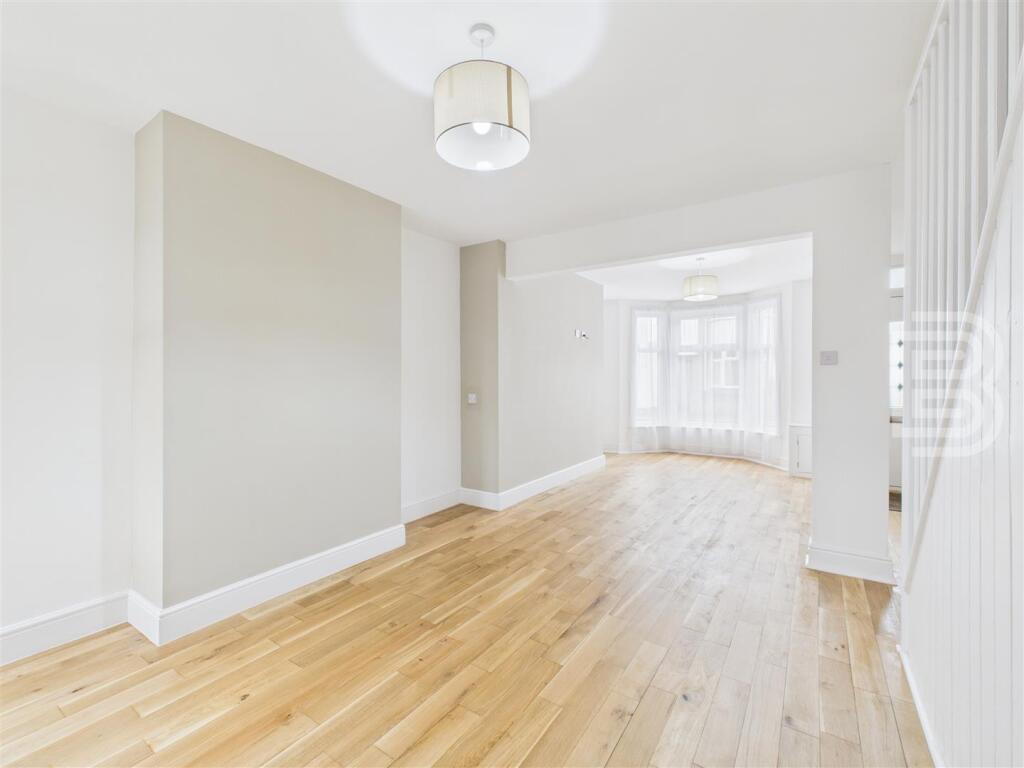 House in Rugby, Warwickshire - View 2