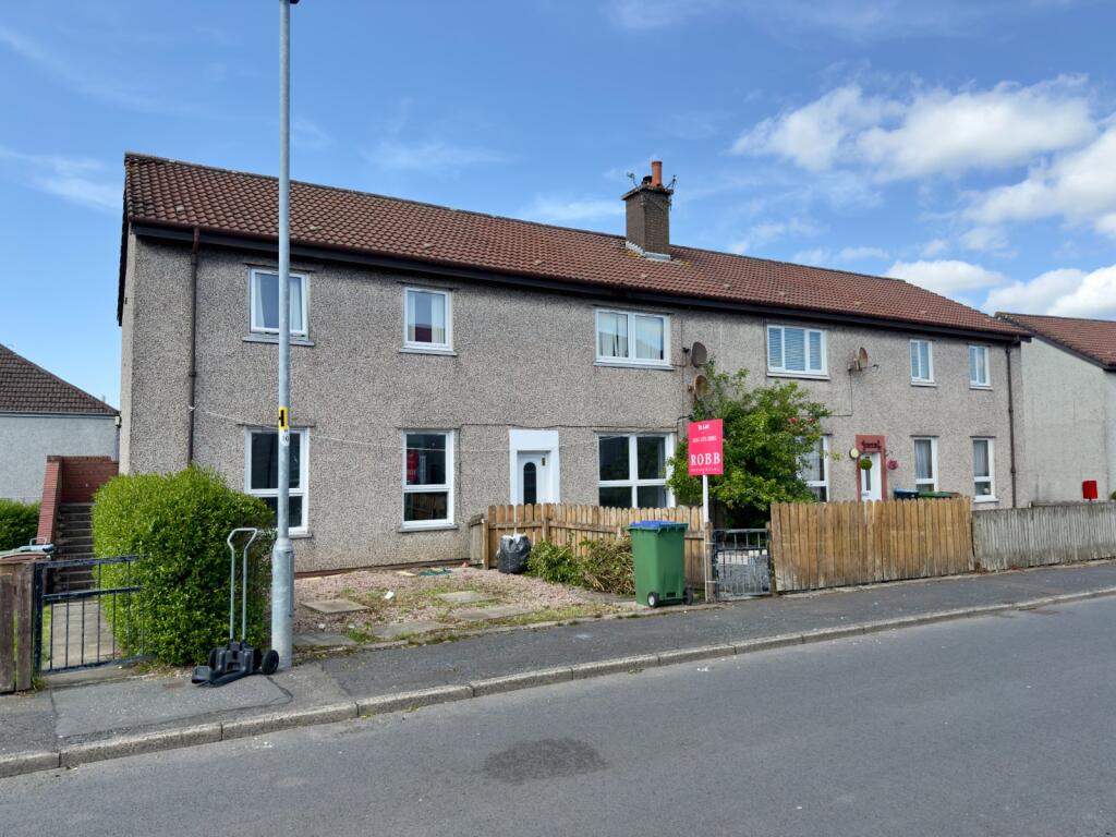 3 bedroom flat for rent in Netherthird Road, Cumnock, Ayrshire, KA18