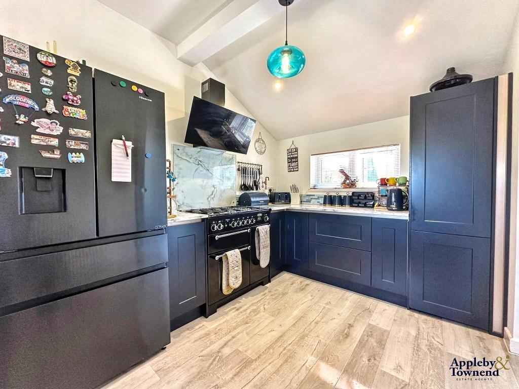 House in Swindon, Melksham - More