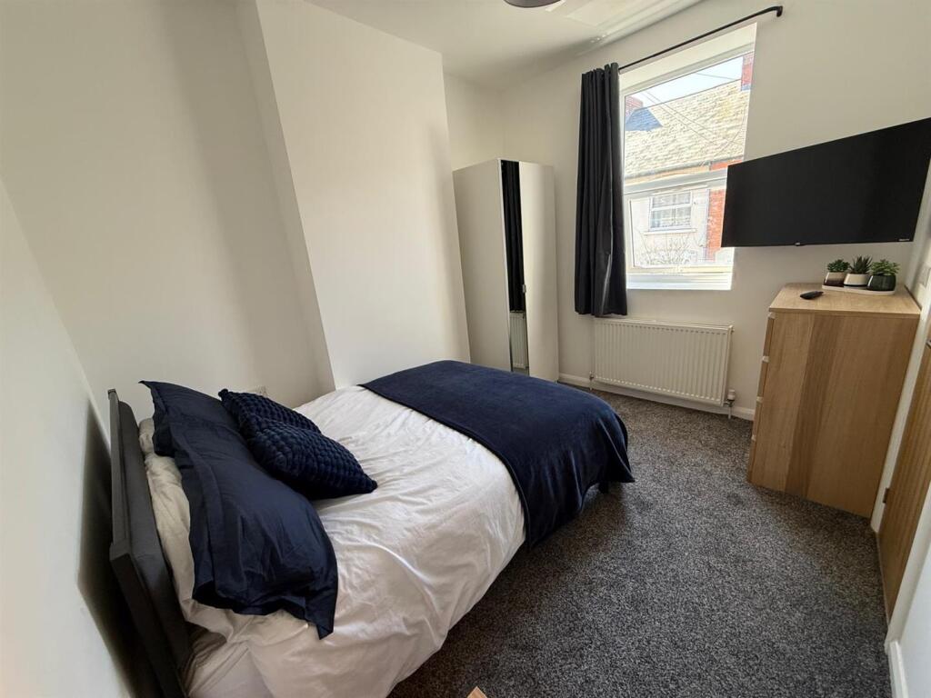 Main image of property: Newly renovated en-suite room, ALL BILLS INCLUDED, Welbeck St, Mansfield