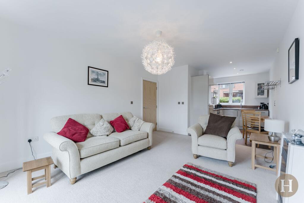 Apartment in Birmingham, Harborne - View 2