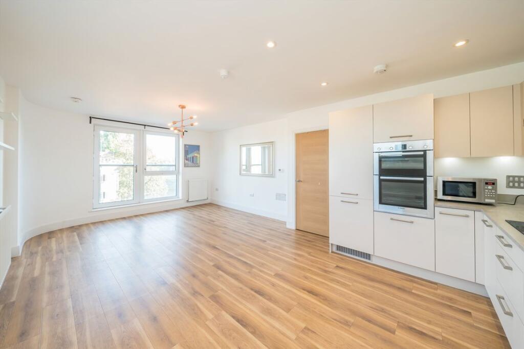 Apartment in London - More