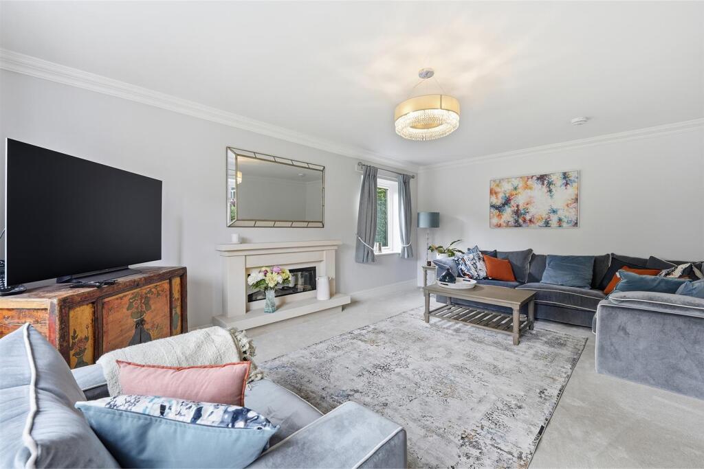 Bollin Grove, Prestbury, Macclesfield - View 2