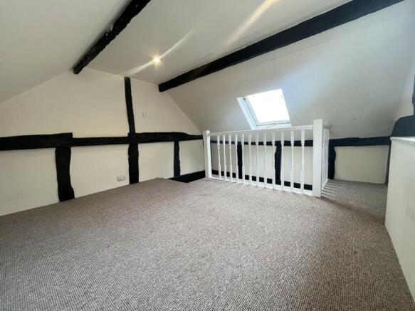 bed 3 to stairs