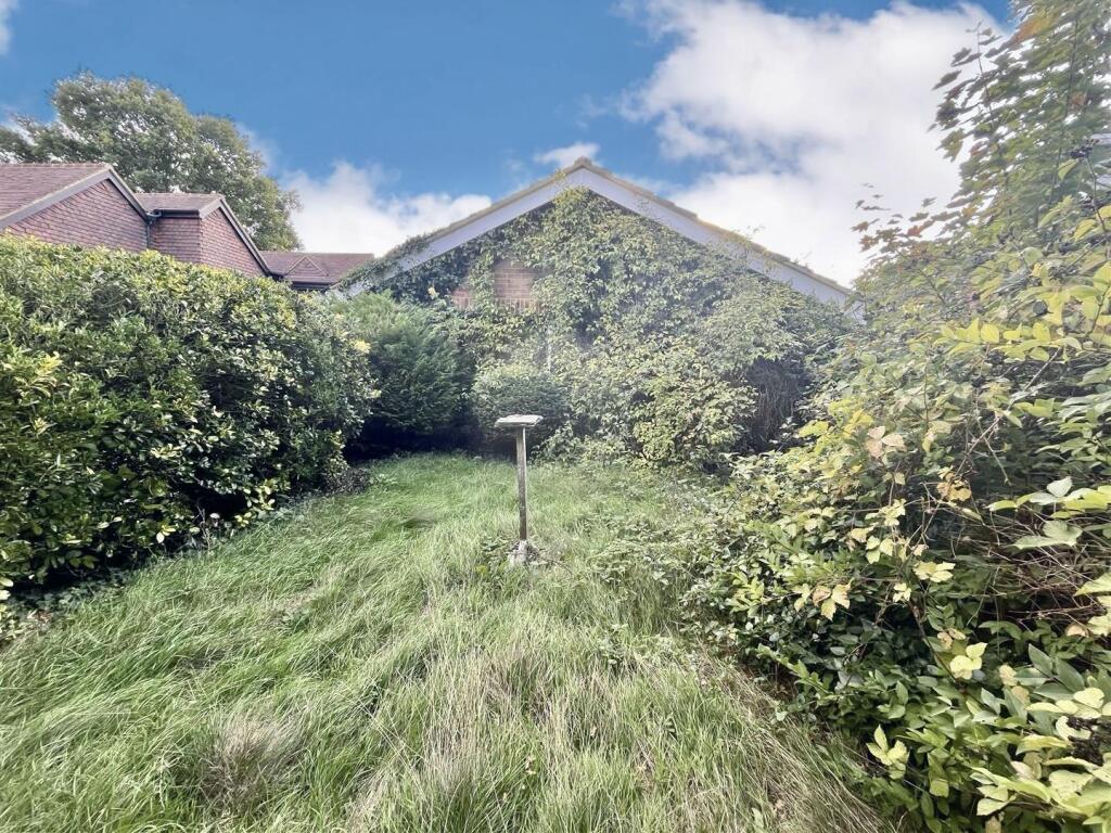 House in Finchampstead - View 4