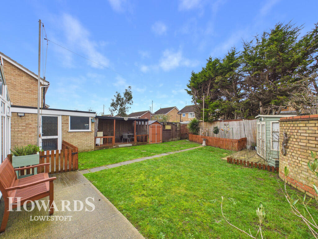 4-bed detached on Brook Close, Carlton Colville, £330,000
