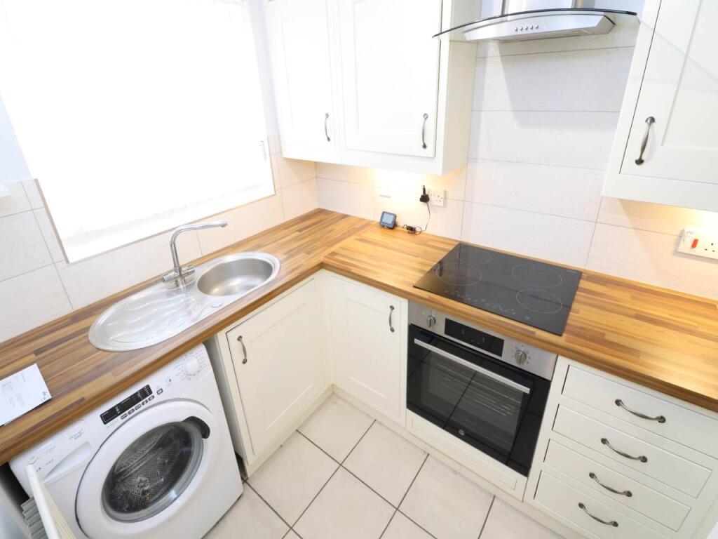 House in Welwyn Hatfield, Hatfield Garden Village, Hatfield - View 3
