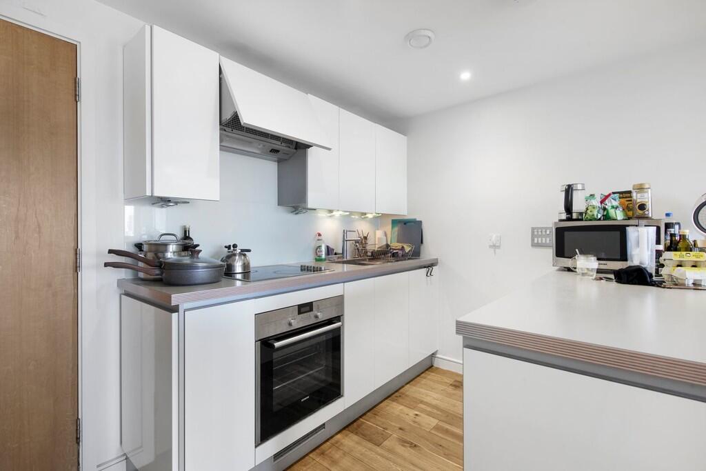 Apartment in London - View 5