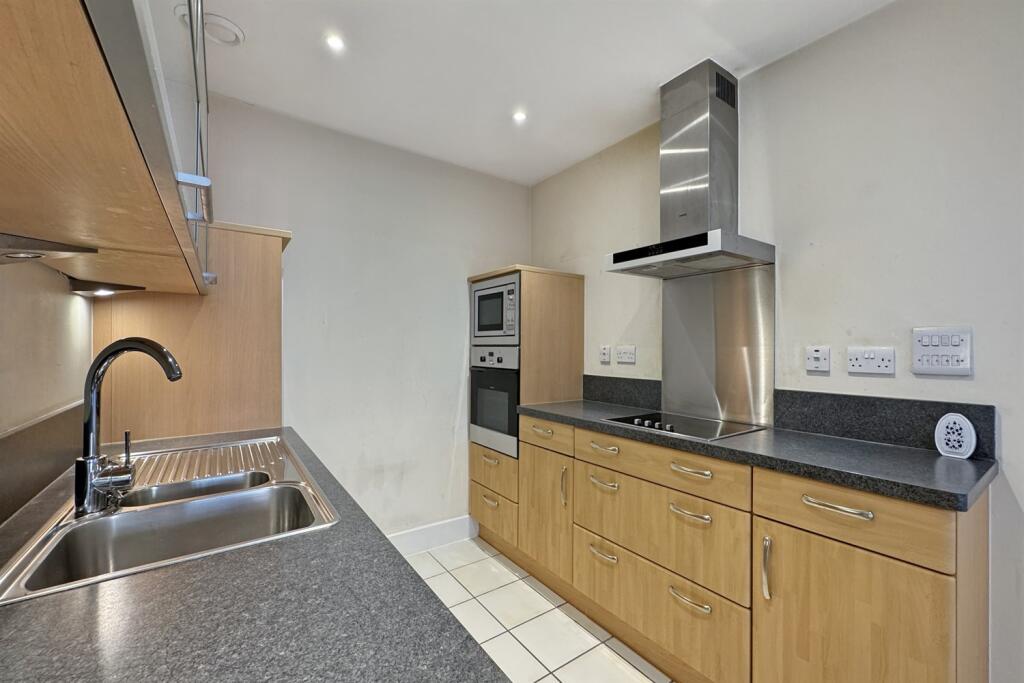 1 bedroom Ground Floor Apartment in Chichester - View 2