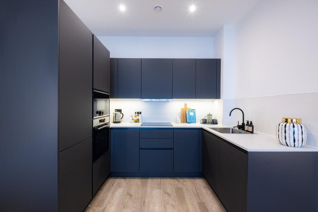 Main image of property: 6-44 Station Road, Croydon, CR0 2YT