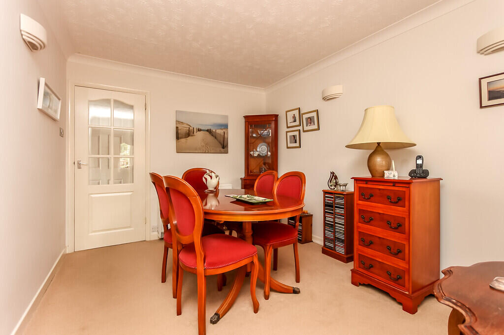 House in Northampton, Little Harrowden - View 4
