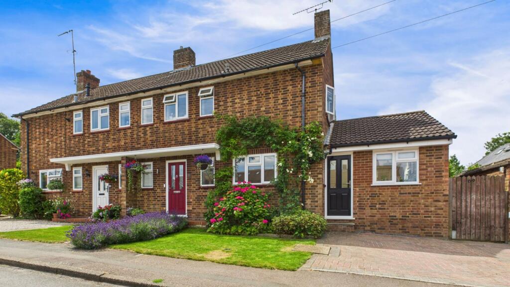 Main image of property: Candlemas Mead, Beaconsfield, Buckinghamshire, HP9