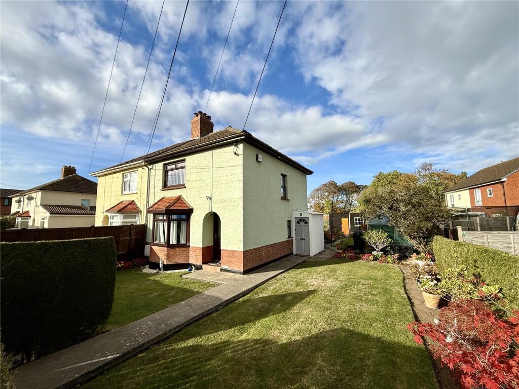 3-bed semi-detached on Ringstone, West Huntspill, Highbridge, Somerset, TA9, £250,000