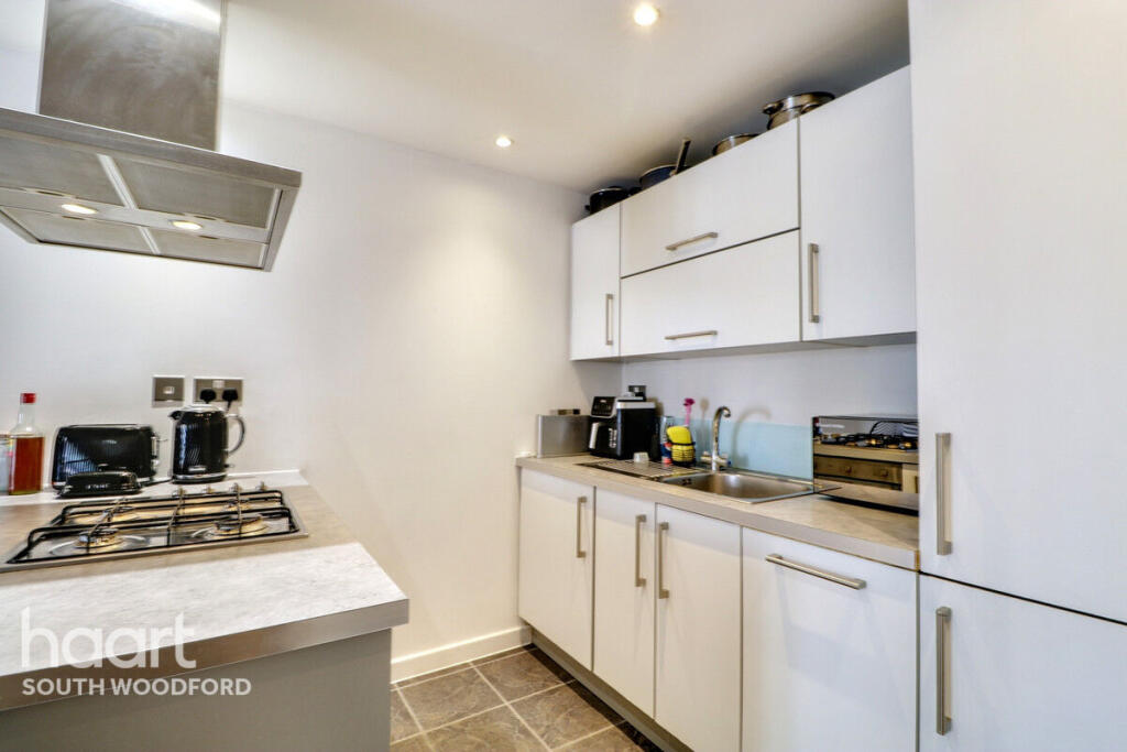 Apartment in London - View 5