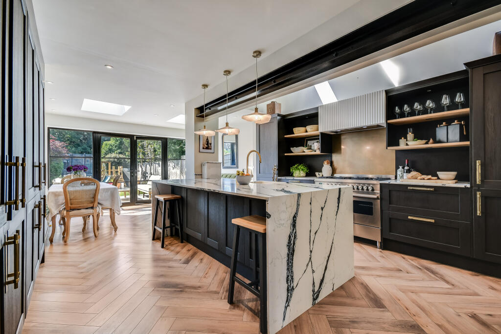 House in Epping Forest, Ongar - View 5