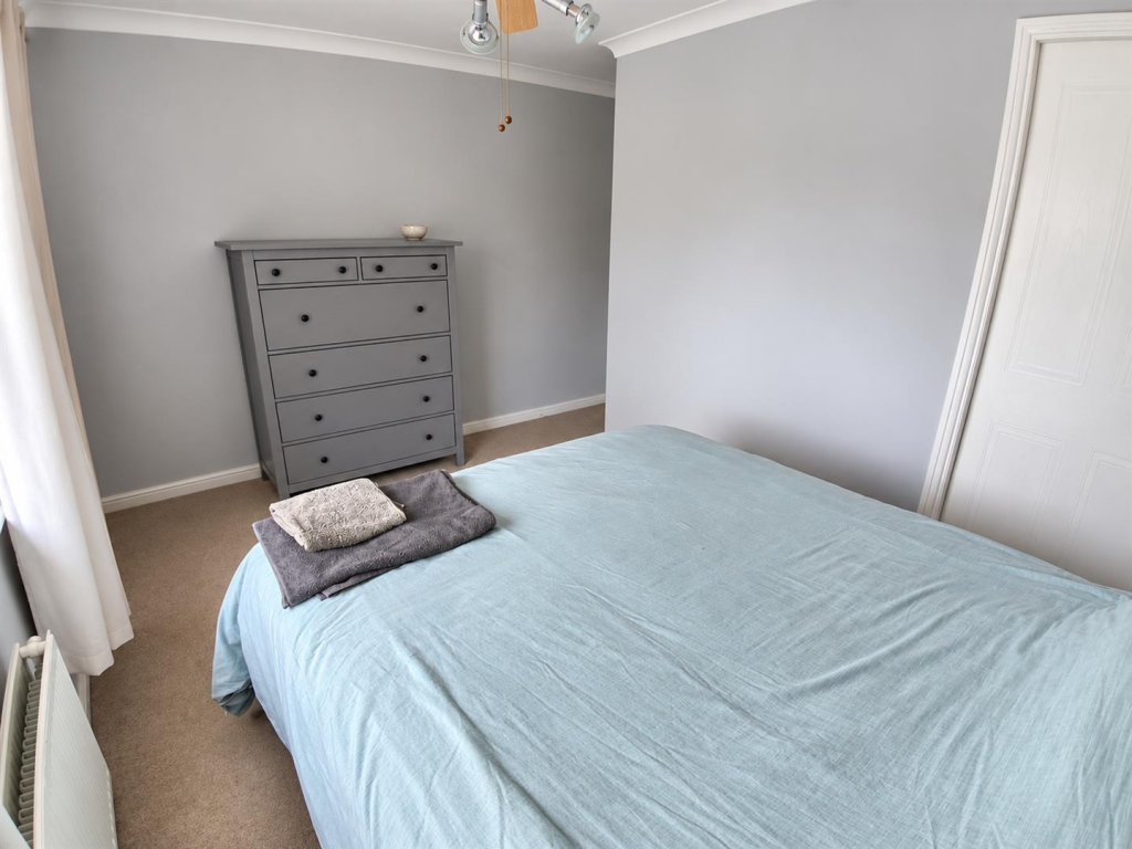 House in Nuneaton and Bedworth, Warwickshire - View 5