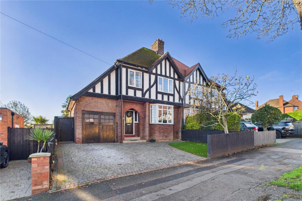 Main image of property: London Road, Kettering, NN15