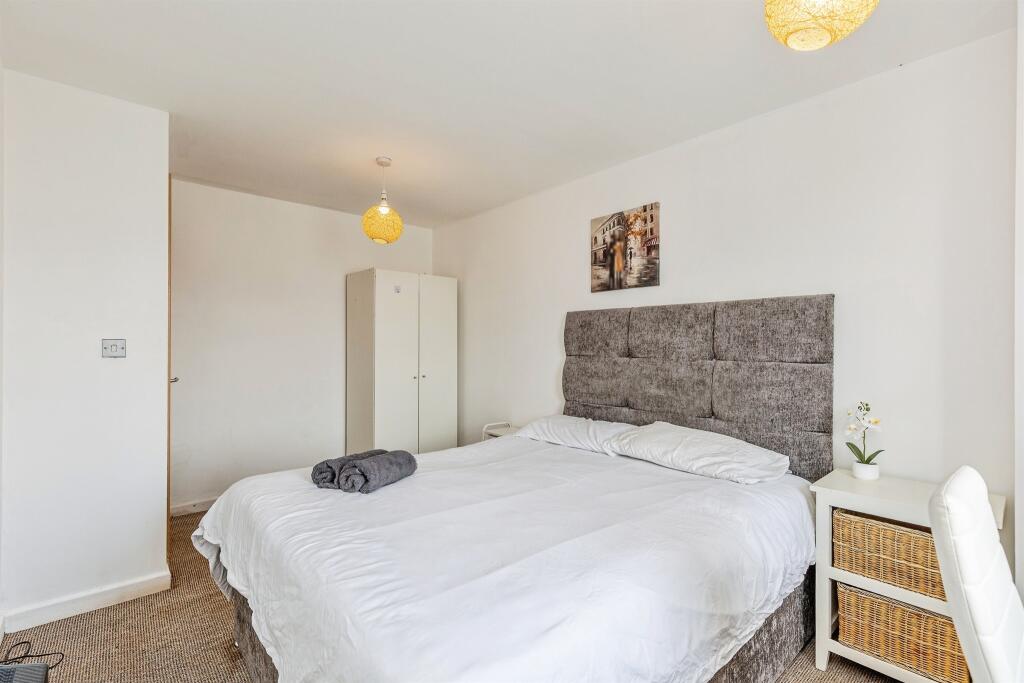 Apartment in Bristol - View 4