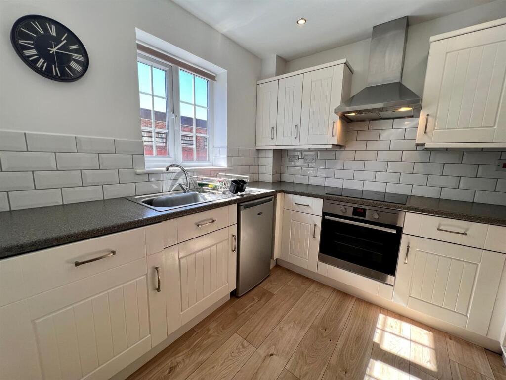 Apartment in York, Dringhouses - View 3