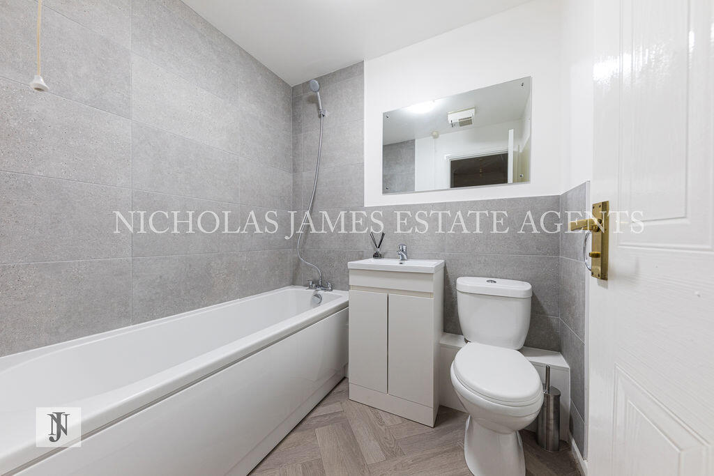 Apartment in London, Oakwood, Southgate - View 4