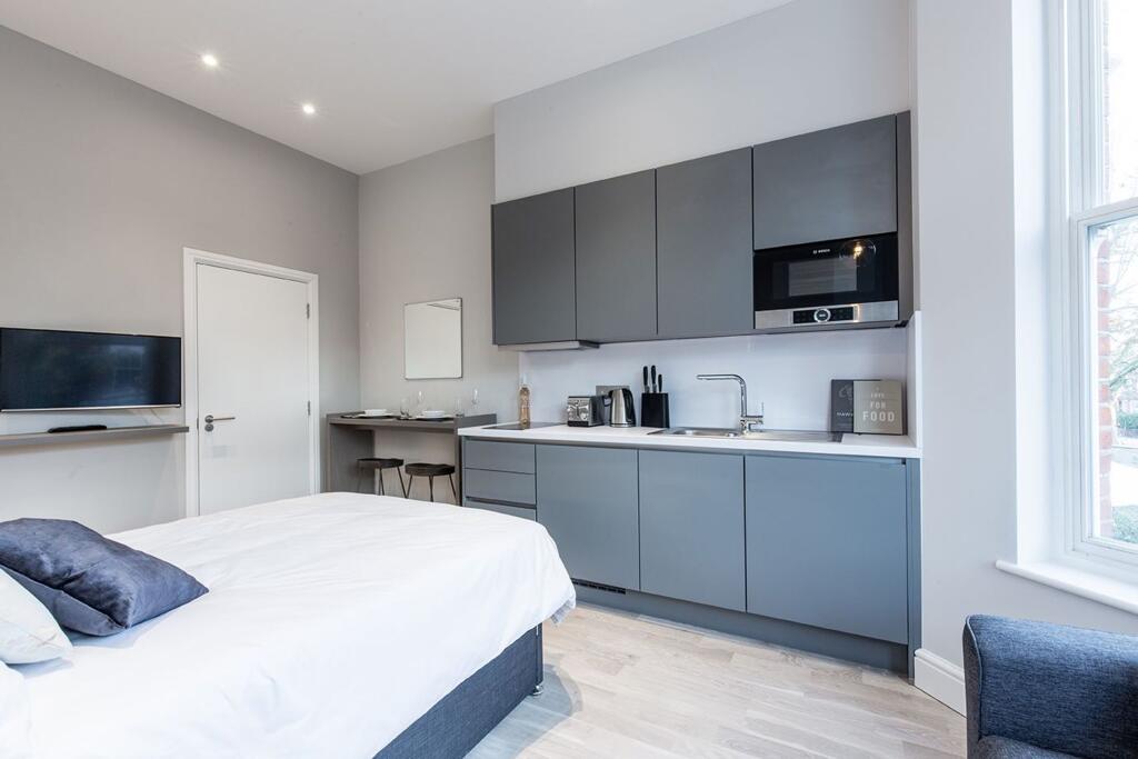 Apartment in London - View 5