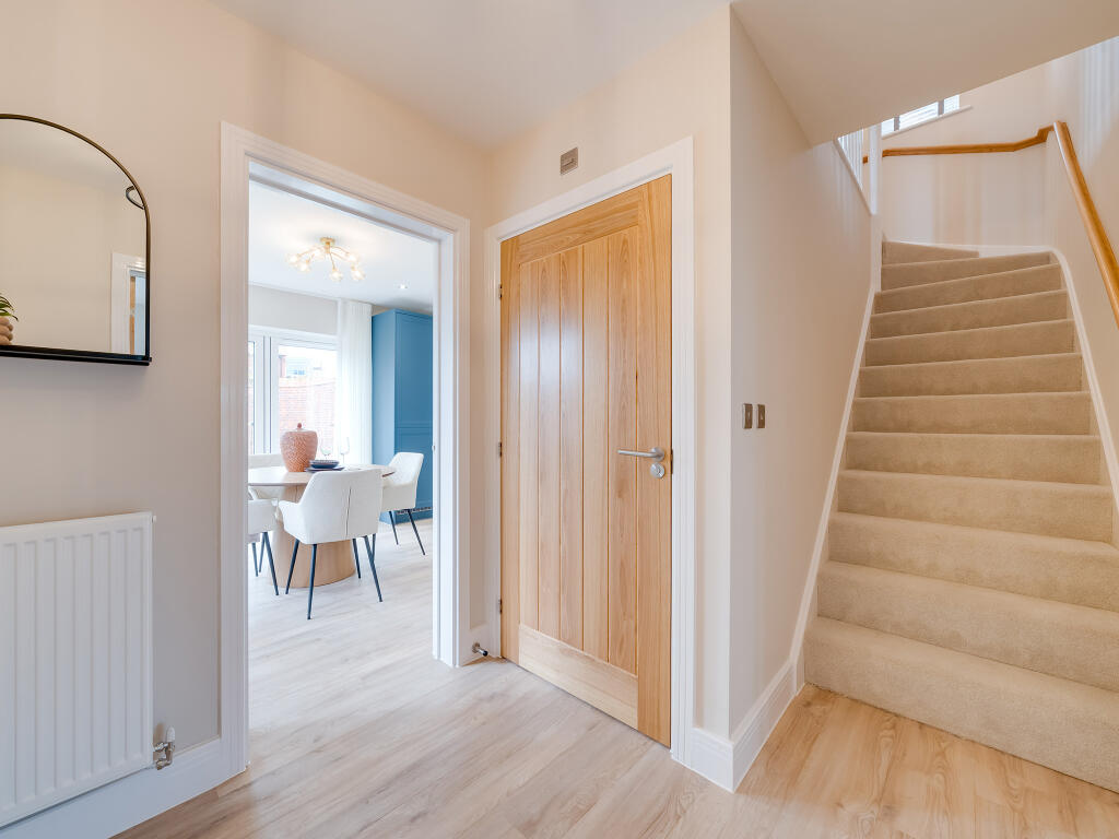 House in Rugby, Dunchurch - More