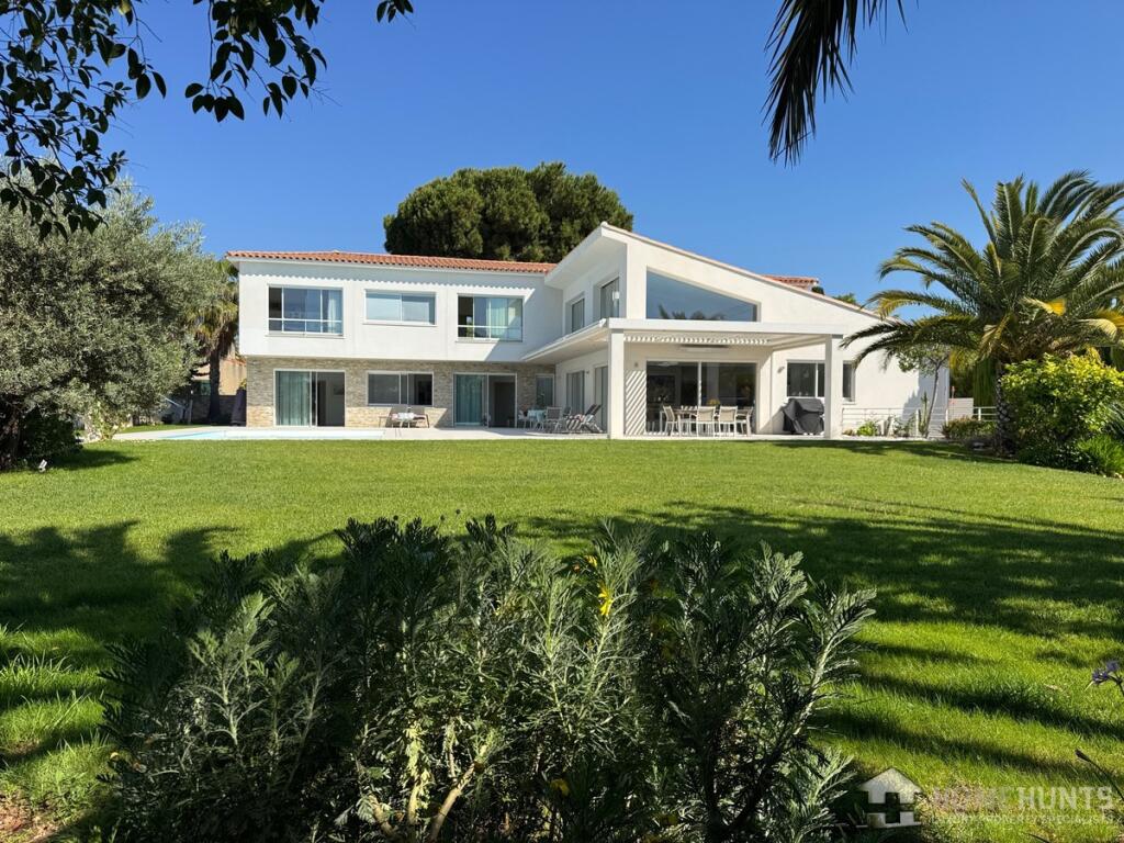 Main image of property: Provence-Alps-Cote d`Azur, Var, St-Cyr-sur-Mer