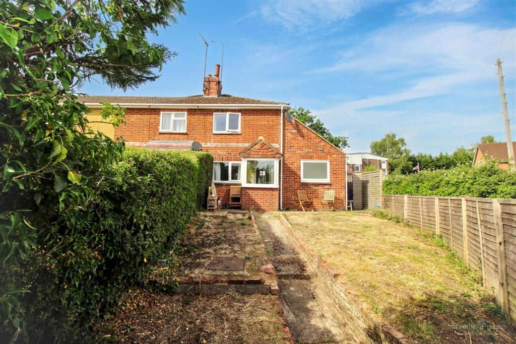 Main image of property: Chapel Hill, Tilehurst, Reading