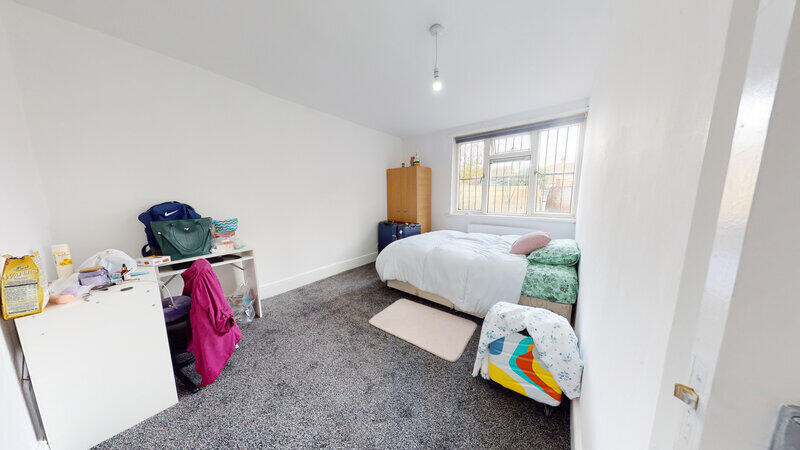 House in Leeds, Hyde Park - View 5